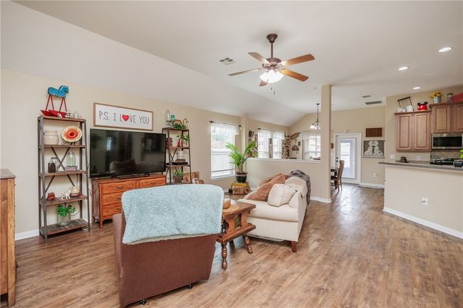 6005 Tapestry Dr, House other with 4 bedrooms, 2 bathrooms and null parking in Corpus Christi TX | Image 8