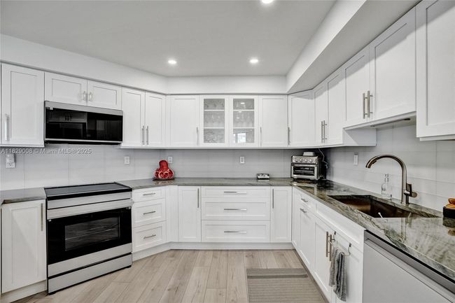 APT-403 - 1340 Ocean Blvd, Condo with 2 bedrooms, 2 bathrooms and null parking in Pompano Beach FL | Image 32