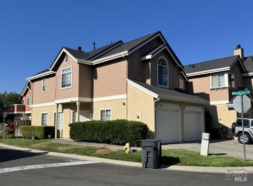 40 Manchester Ln, Fairfield, CA, 94533-6629 | Card Image