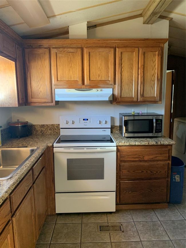 911 N 15 Th St, House other with 2 bedrooms, 2 bathrooms and null parking in Port O Connor TX | Image 11