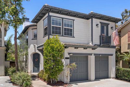 572 Beach St, Encinitas, CA, 92024-3749 | Card Image
