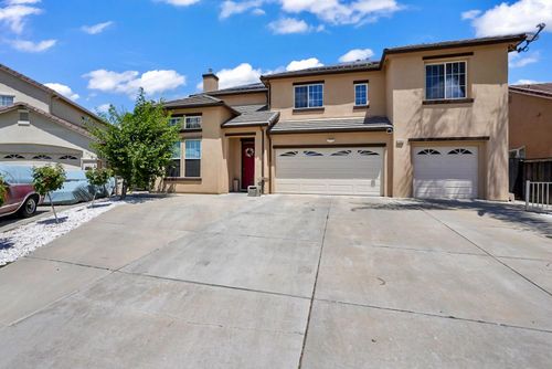 1165 Walnut Creek Dr, Newman, CA, 95360 | Card Image