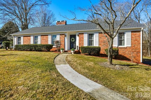 6 Crestwood Ln, Candler, NC, 28715-9652 | Card Image