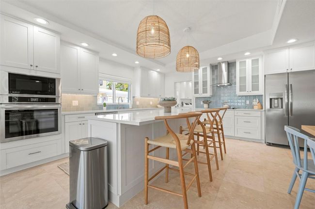 204 75 Th St, House other with 3 bedrooms, 2 bathrooms and null parking in HOLMES BEACH FL | Image 8