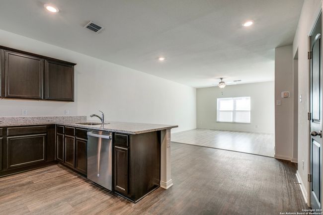 10818 Monterey Pike, House other with 5 bedrooms, 3 bathrooms and null parking in Converse TX | Image 4