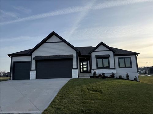 2303 Sw Serena Pl, Lee's Summit, MO, 64082-2222 | Card Image