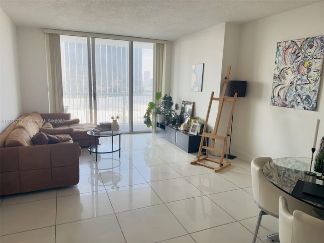 APT-1612 - 1750 N Bayshore Dr, Condo with 1 bedrooms, 1 bathrooms and null parking in Miami FL | Image 7
