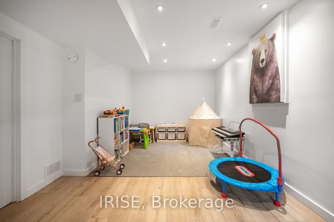 109 Thomas St, House other with 4 bedrooms, 3 bathrooms and 4 parking in Cambridge ON | Image 30