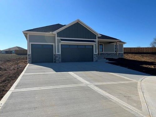 7905 Se Hoot Owl St, Blue Springs, MO, 64014-2242 | Card Image