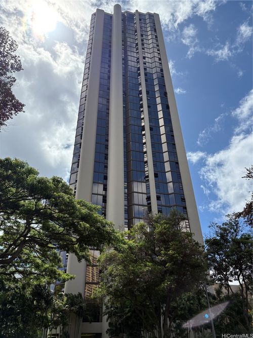apt-3204-930 Kaheka St, Honolulu, HI, 96814-2467 | Card Image