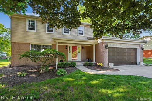 2242 W Wattles Road, Troy, MI, 48098 | Card Image