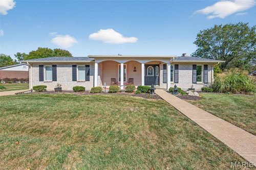 5126 Firelight Ct, Saint Louis, MO, 63129-2510 | Card Image