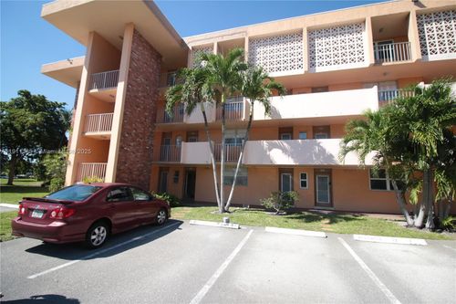 apt-102-3001 Nw 46th Ave, Lauderdale Lakes, FL, 33313-1827 | Card Image