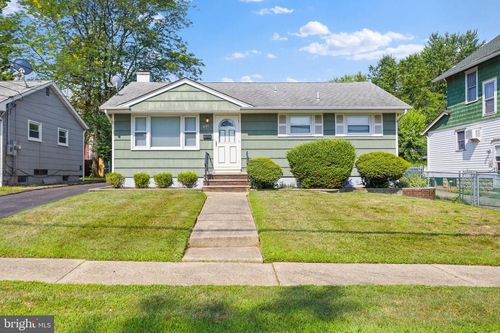 637 Harrell Ave, Woodbridge, NJ, 07095-3151 | Card Image