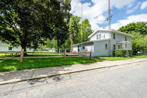 201 S Harrison St, Berrien Springs, MI, 49103-1282 | Card Image