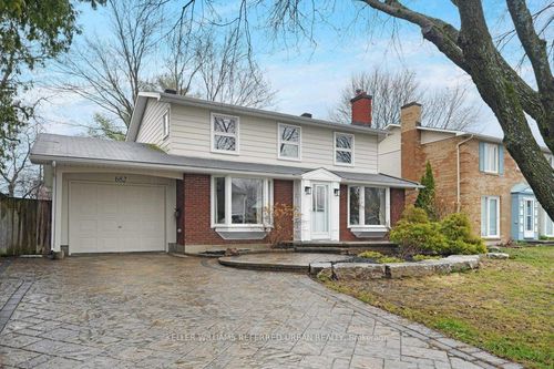 682 Glenhurst Cres, Gloucester, ON, K1J7B7 | Card Image