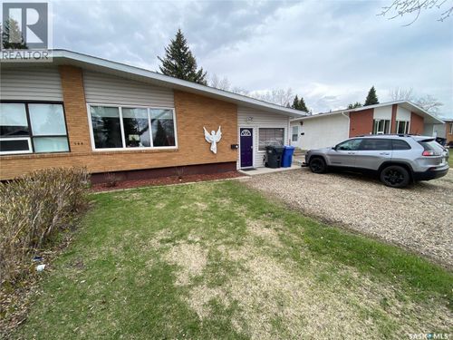 2-544 Circlebrooke Dr, Yorkton, SK, S3N2T4 | Card Image