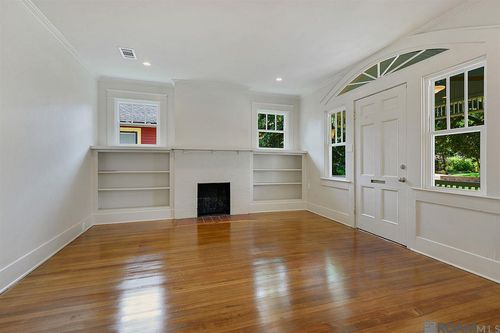 2009 Olive St, Baton Rouge, LA, 70806-6660 | Card Image