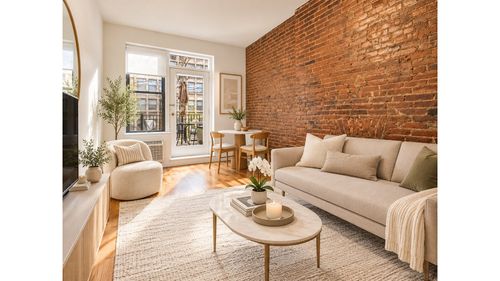 2r-137 W 95th St, New York, NY, 10025-6696 | Card Image
