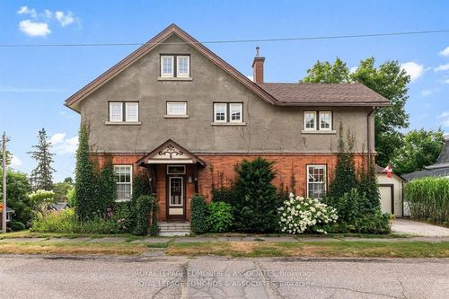 400 Centre St, Pembroke, ON, K8A1J5 | Card Image