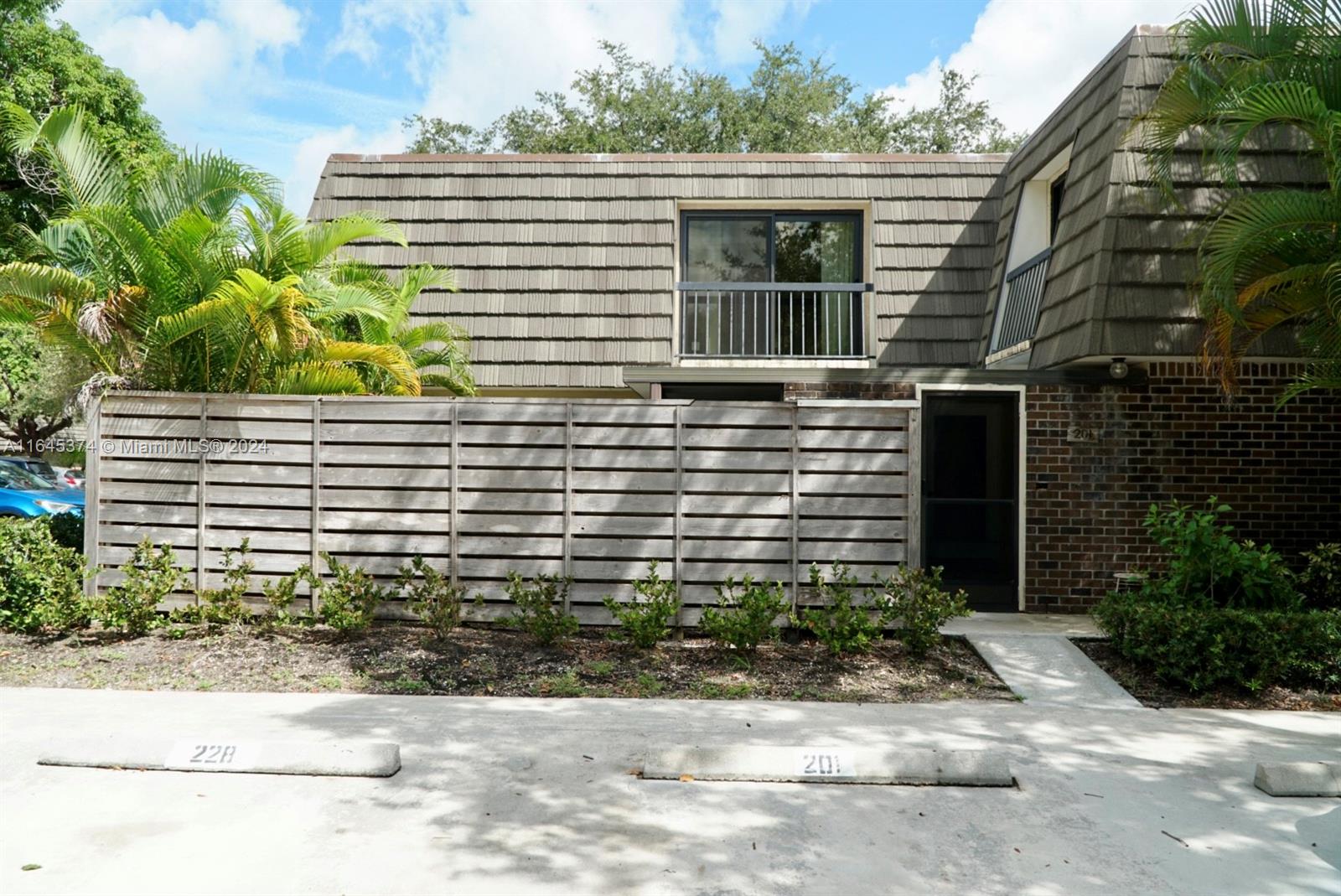 2nd Ter, Palm Beach Gardens, FL 33418