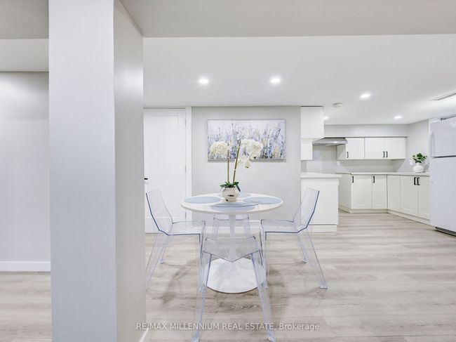220 Beechy Dr, House attached with 5 bedrooms, 2 bathrooms and 3 parking in Richmond Hill ON | Image 19