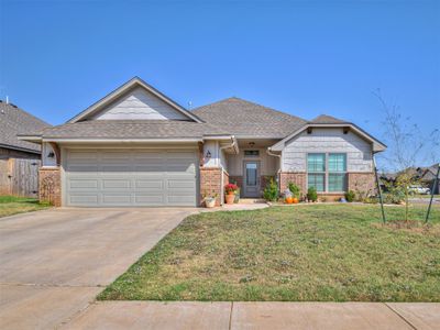 13900 Upper Village Drive, House other with 3 bedrooms, 2 bathrooms and null parking in Piedmont OK | Image 1