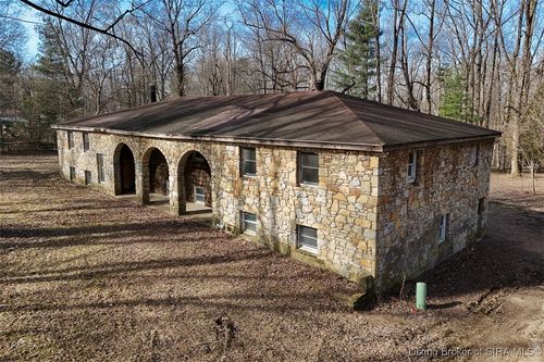 3165 Taylor Dr, Clarksville, IN, 47129-1438 | Card Image