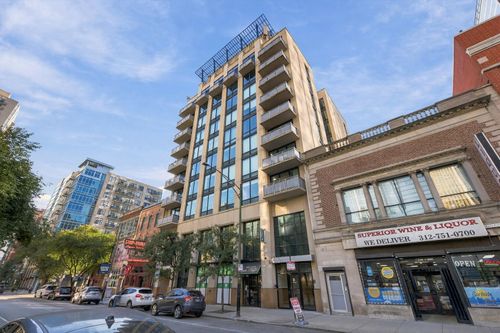 301-744 N Clark St, Chicago, IL, 60654-2582 | Card Image