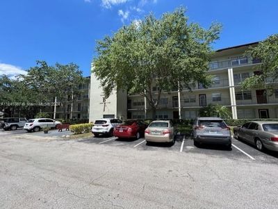 207D - 13255 Sw 7th Ct, Condo with 2 bedrooms, 1 bathrooms and null parking in Pembroke Pines FL | Image 1