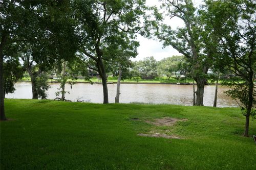 2719 County Road 510, Brazoria, TX, 77422-6320 | Card Image