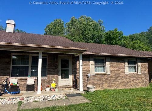 17 Colonial Ct, Barboursville, WV, 25504-9410 | Card Image