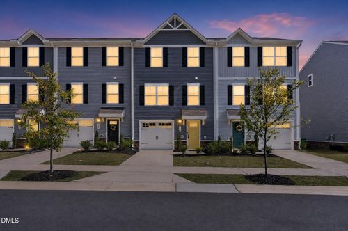424 Emerald Shire Way, Zebulon, NC, 27597-4536 | Card Image