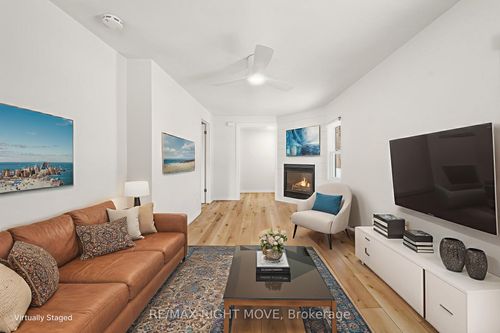 388 Mary St, Orillia, ON, L3V3G3 | Card Image