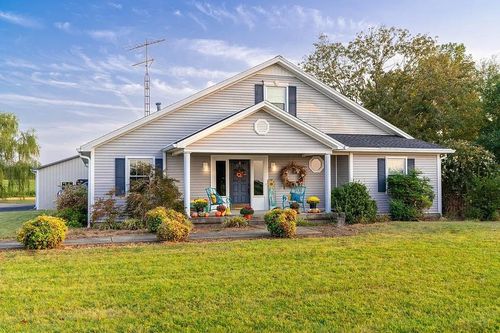 9575 Julien Rd, Hopkinsville, KY, 42240-9137 | Card Image