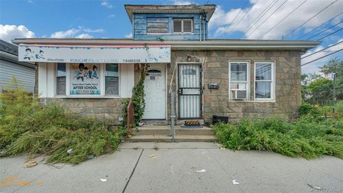 365 Beach 47th St, Far Rockaway, NY, 11691-1116 | Card Image