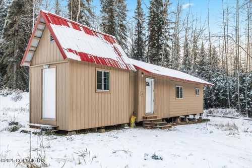 338 Ream Ln, Fairbanks, AK, 99712-3529 | Card Image