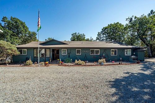 332 Rene Dr, Shady Cove, OR, 97539-9706 | Card Image