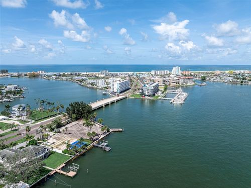 2 Paradise Ln, TREASURE ISLAND, FL, 33706-1129 | Card Image
