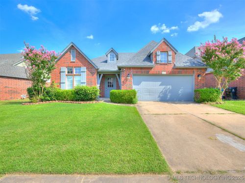 921 Desert Palm Ave, Broken Arrow, OK, 74012-8810 | Card Image