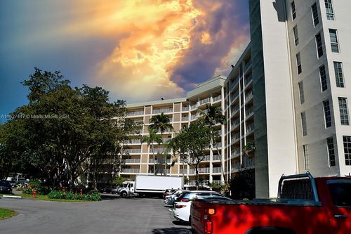 apt-705-3051 N Course Dr, Pompano Beach, FL, 33069-3350 | Card Image