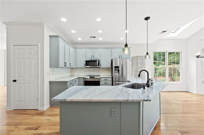 7020 Grand View Way, House other with 4 bedrooms, 3 bathrooms and null parking in Suwanee GA | Image 14