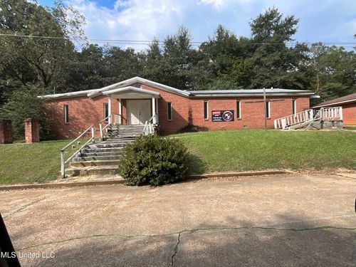 606 Gilliland St, Kosciusko, MS, 39090-4122 | Card Image