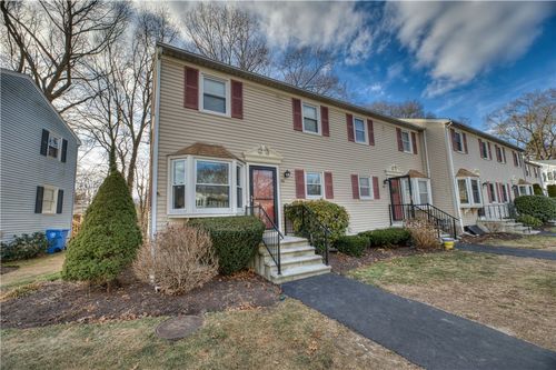501-501 Woodhaven Ct, Cranston, RI, 02920-2959 | Card Image