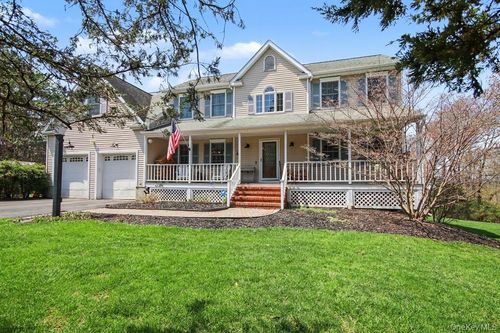 3 Brenner Ridge Rd, Pleasant Valley, NY, 12569-7852 | Card Image