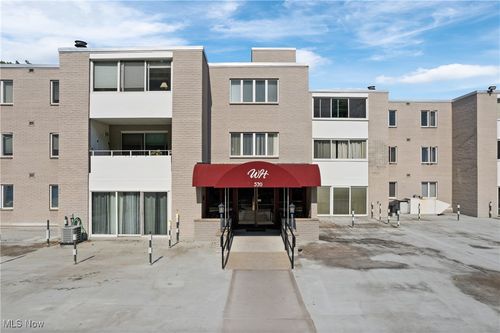 apt-104-520 Meredith Ln, Cuyahoga Falls, OH, 44223-2567 | Card Image