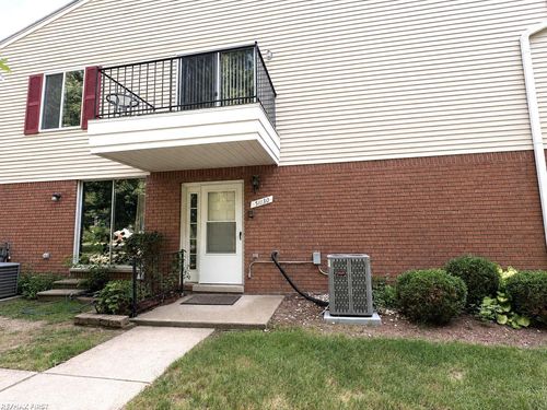 51130 S Foster Rd, Chesterfield, MI, 48047-1304 | Card Image