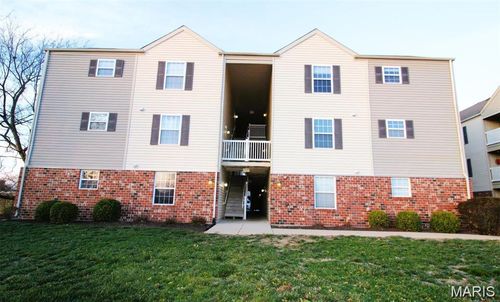 1124 Welsh Dr, Lake St Louis, MO, 63367-4876 | Card Image