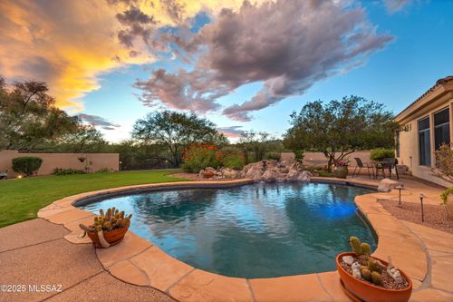 13837 N Steprock Canyon Pl, Oro Valley, AZ, 85755-5724 | Card Image
