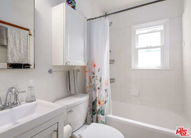 10739 Jefferson Blvd, Home with 4 bedrooms, 2 bathrooms and 2 parking in Culver City CA | Image 34